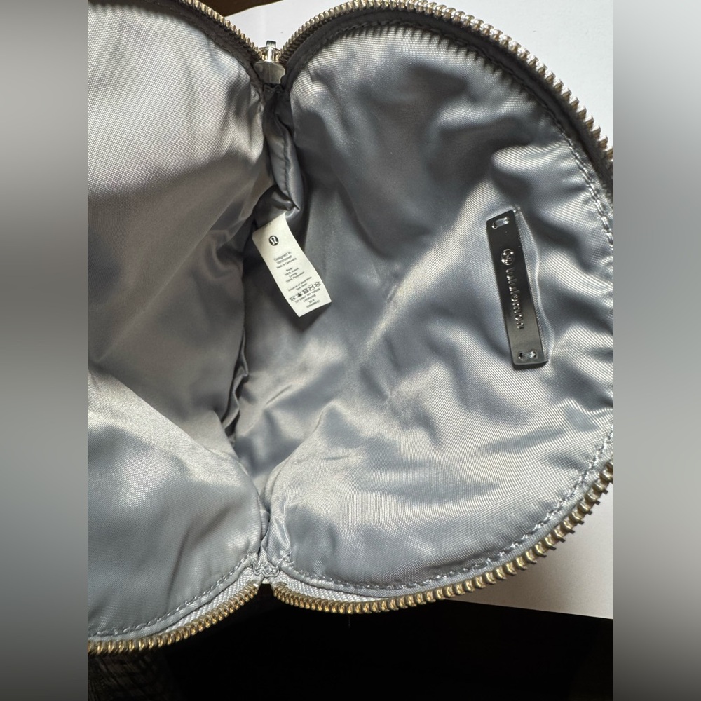 NWOT Lululemon All Night Festival Bag *Micro 1.5L Grey Unisex - Picture 6 of 11